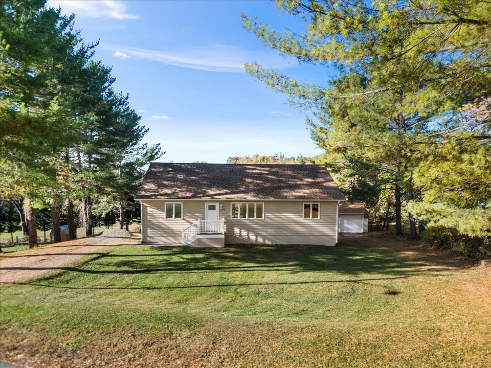 395 Cherokee Drive, photo 4 of 40
