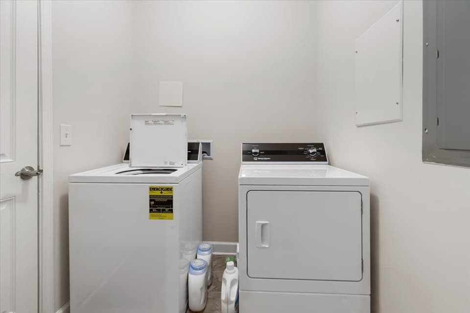 195 Hamilton Avenue NW, photo 17 of 37