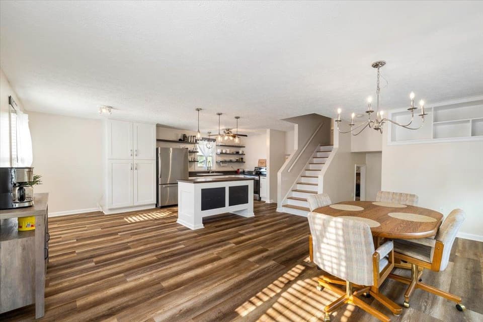 870 Cambria Street NW, photo 5 of 40