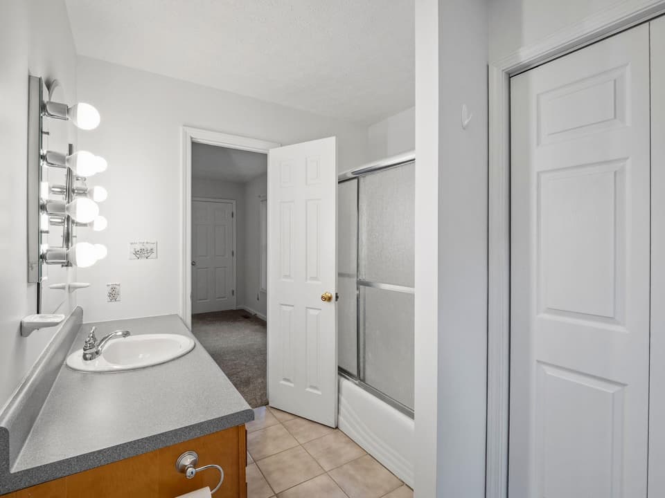 60 Wood Ridge Drive, photo 19 of 40