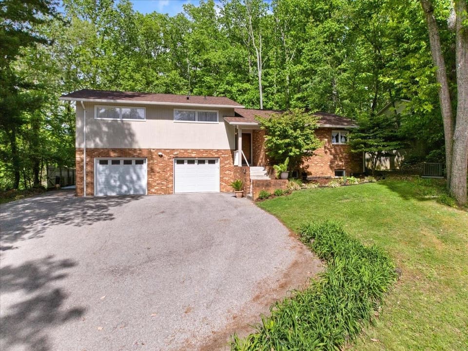 300 Tomahawk Drive, photo 4 of 40