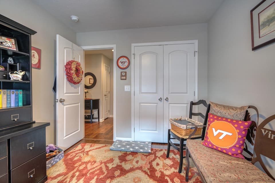 2160 Glade Drive SE, photo 11 of 40