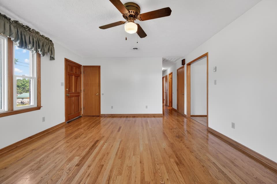 660 McDaniel Drive, photo 9 of 40