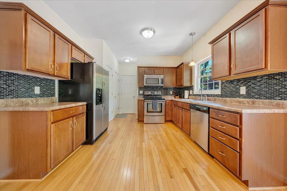 1041 Green Ridge Rd, photo 15 of 40