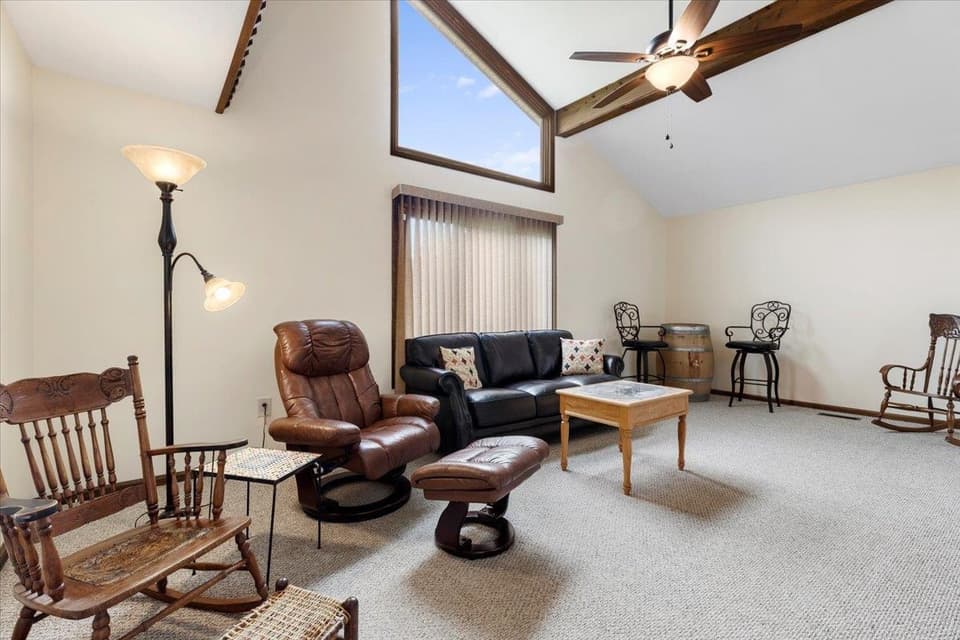 285 Briarwood Drive SW, photo 8 of 40