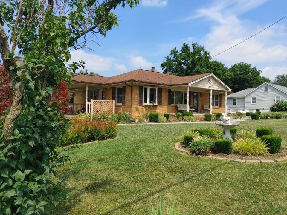 3245 Riner Rd, photo 3 of 31