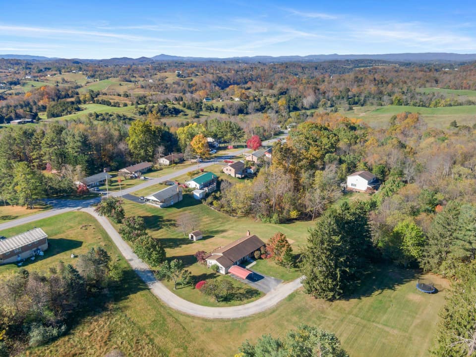2272 Lupine Lane, photo 11 of 40