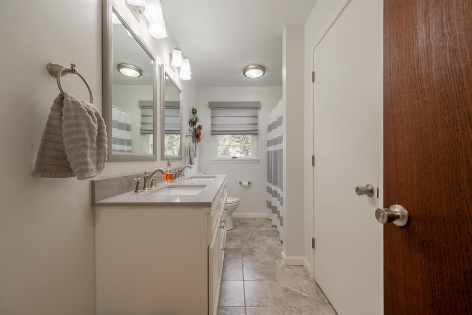 765 Atkinson Road, photo 23 of 40
