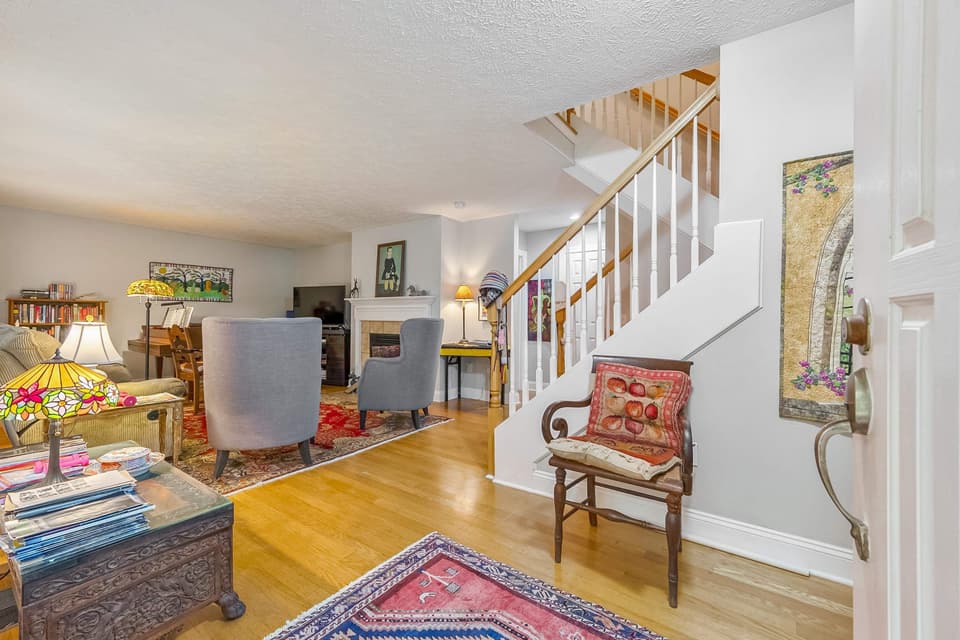 195 Tall Oak Boulevard, photo 6 of 40