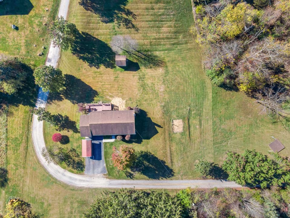 2272 Lupine Lane, photo 5 of 40