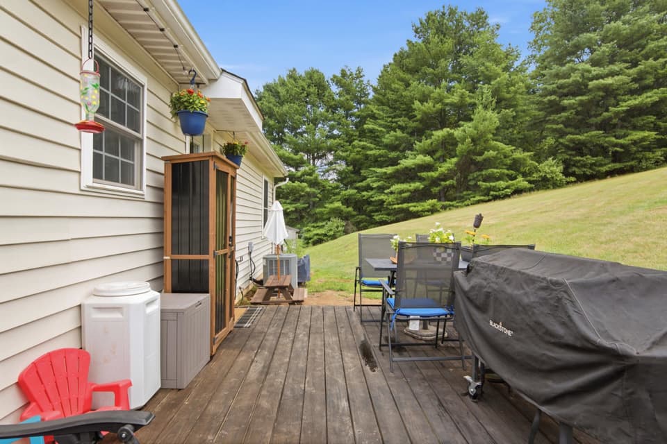 479 Smith Creek Road, photo 17 of 40