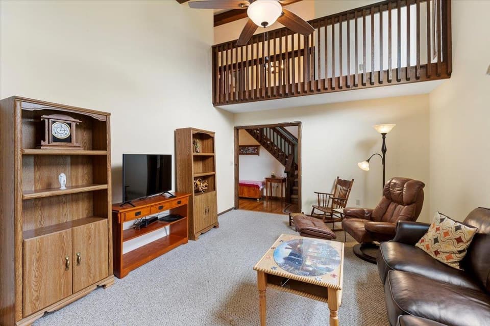 285 Briarwood Drive SW, photo 9 of 40