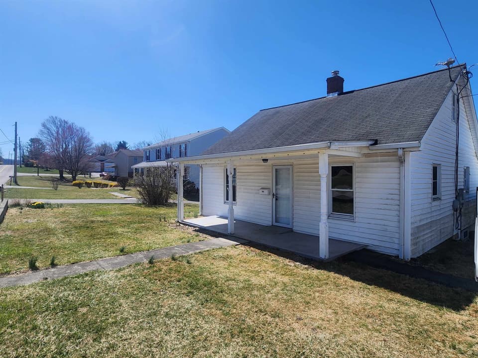 365 Clearview Drive, photo 8 of 40