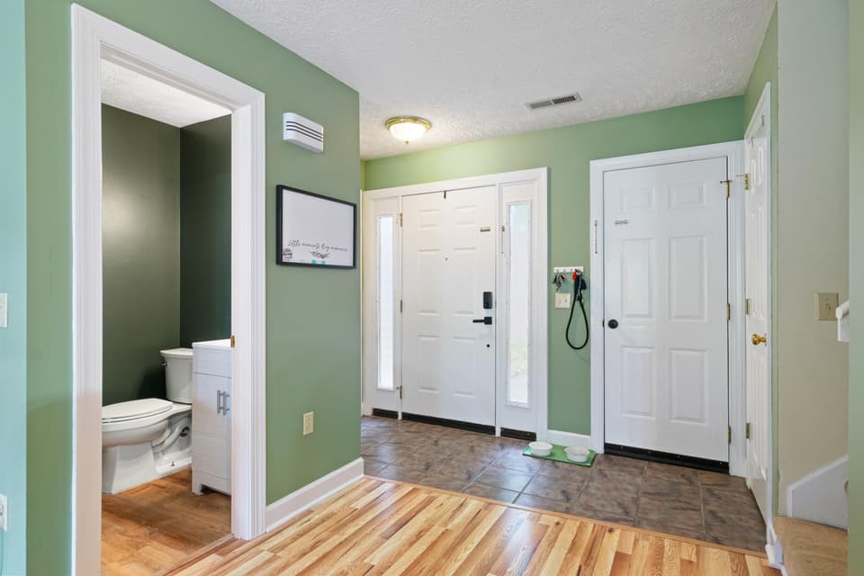 145 Gold Leaf Drive, photo 13 of 27