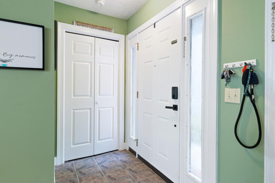 145 Gold Leaf Drive, photo 14 of 27