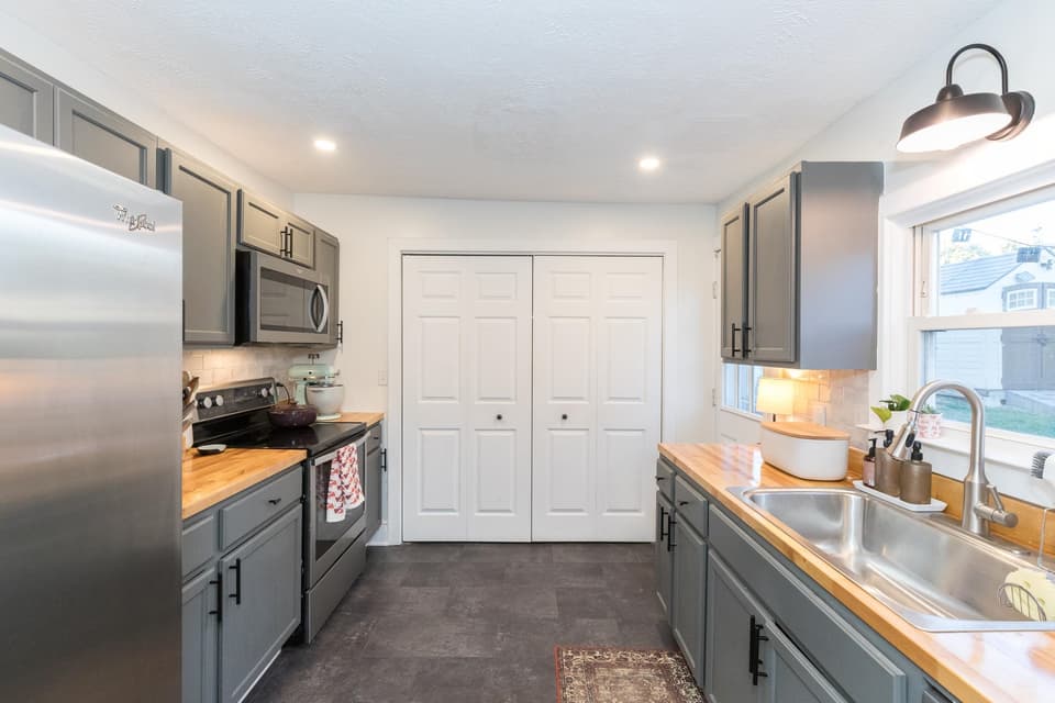 405 Lester Street, photo 28 of 40