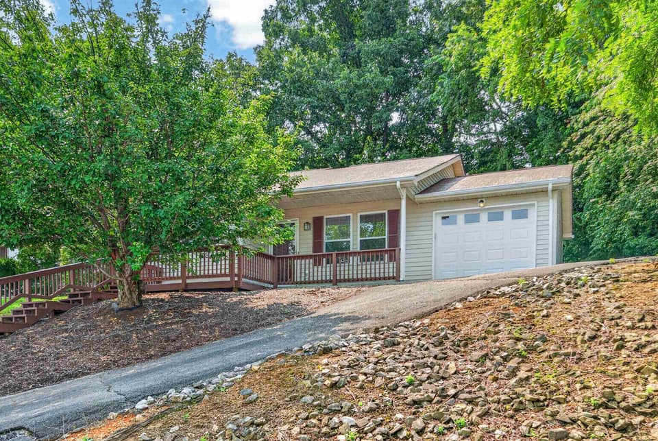 650 Kamran Drive, photo 35 of 40