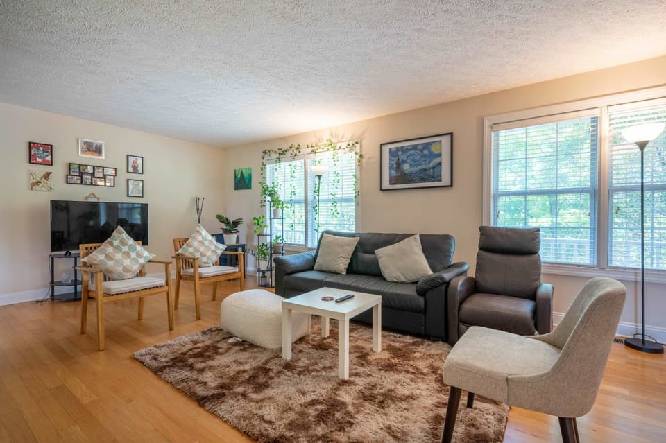 320 Tall Oak Boulevard, photo 6 of 40