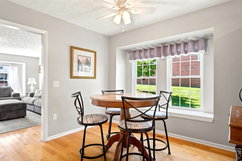 175 Darci Drive SE, photo 8 of 34