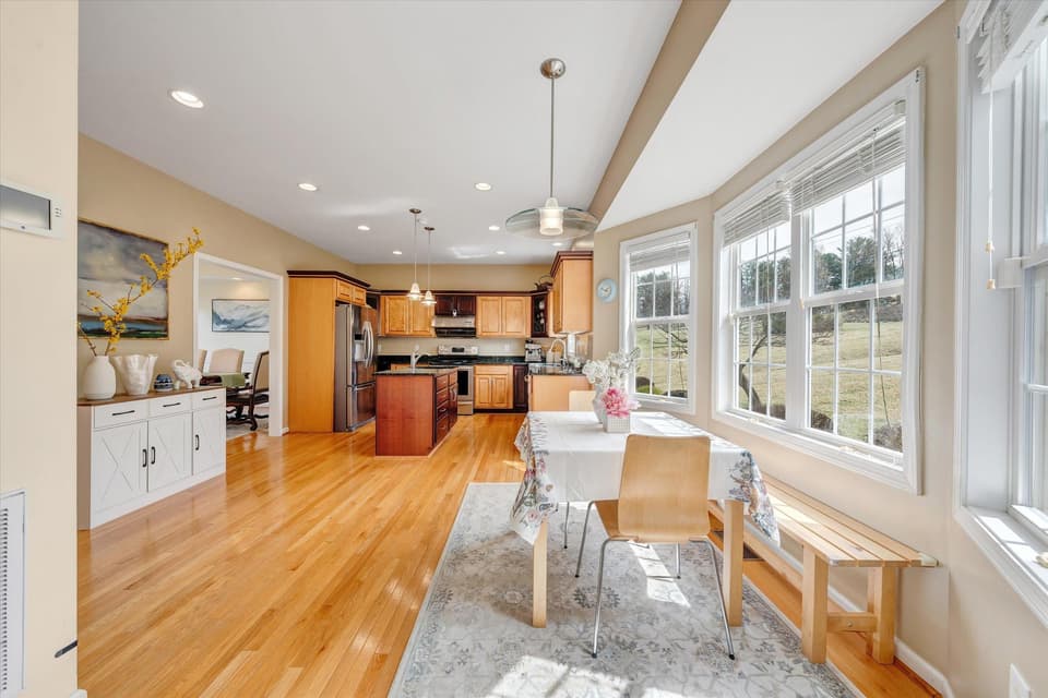 2065 Lake Vista Drive, photo 13 of 40