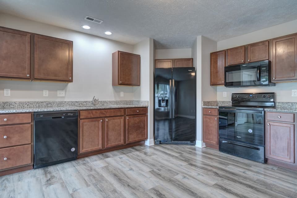 430 Twisted Oak Drive NW, photo 12 of 23