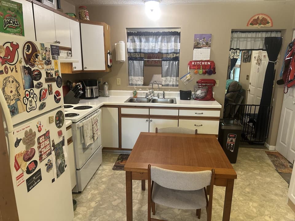 3301 Springview Drive, photo 10 of 32
