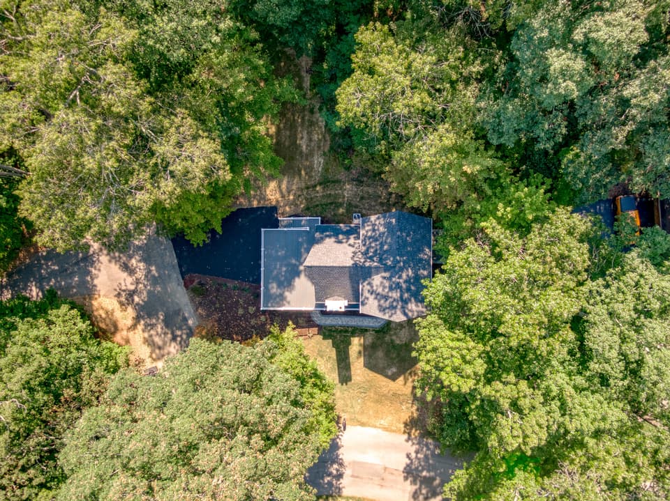 360 Tomahawk Drive, photo 9 of 32