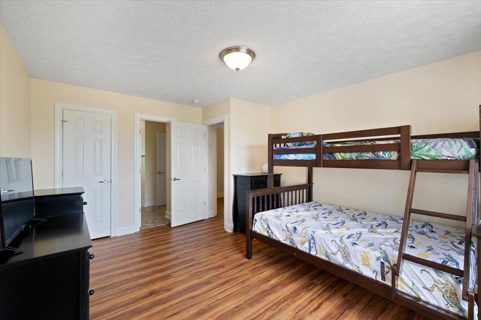175 Kitty Lane, photo 21 of 34