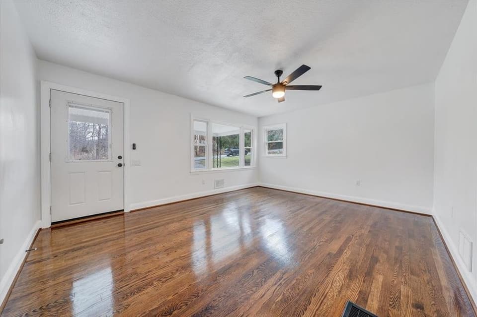 1513 Blair Street, photo 3 of 26