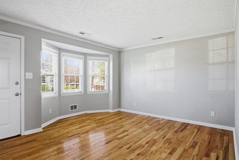 1381 Dow Street, photo 6 of 40