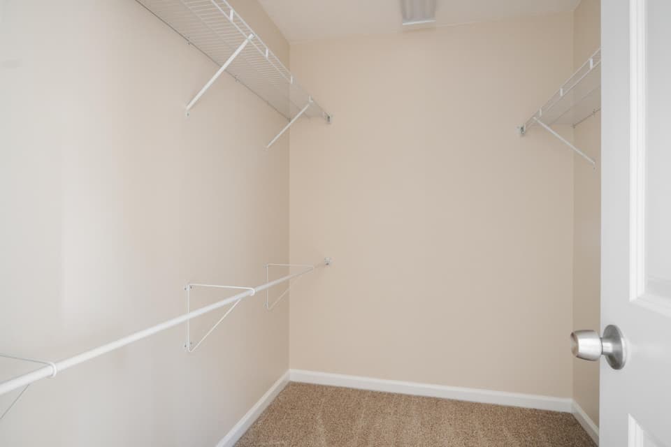 2030 Glade Drive, photo 7 of 32