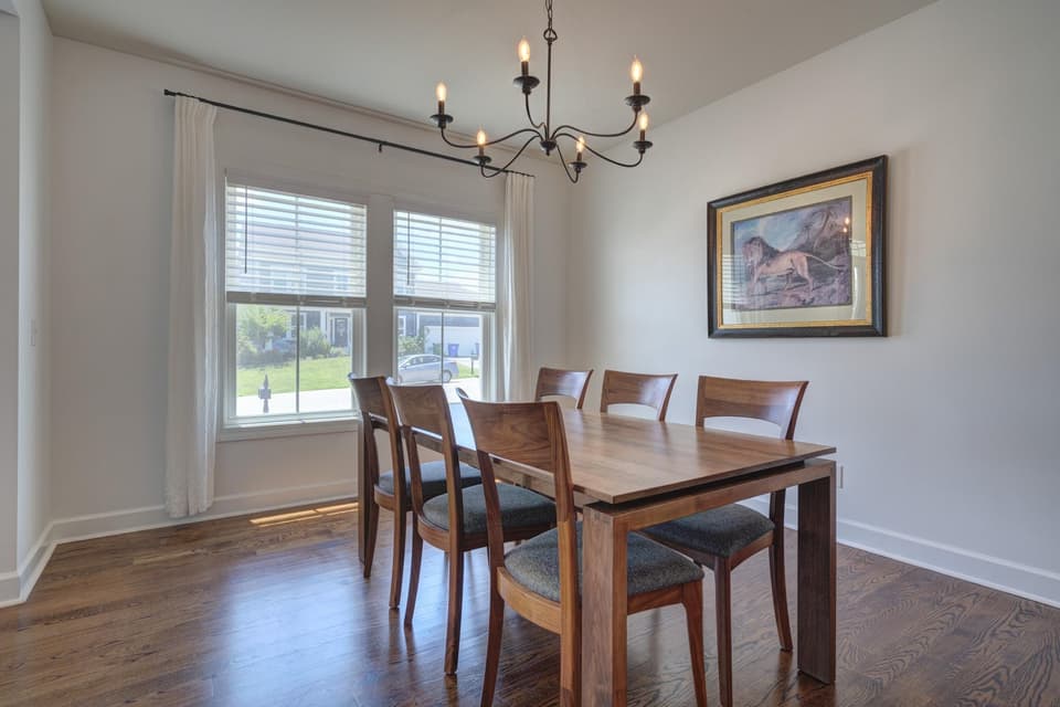 850 Jefferson Circle, photo 12 of 40
