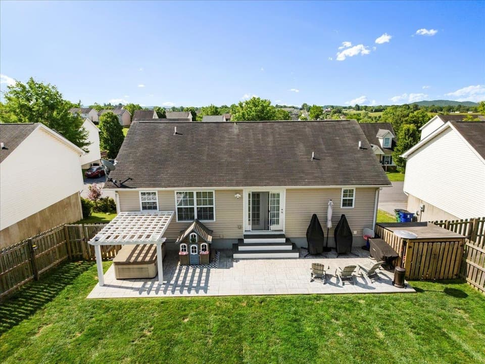 150 Sage Lane, photo 26 of 32
