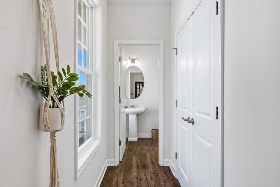 845 Jefferson Circle, photo 10 of 40