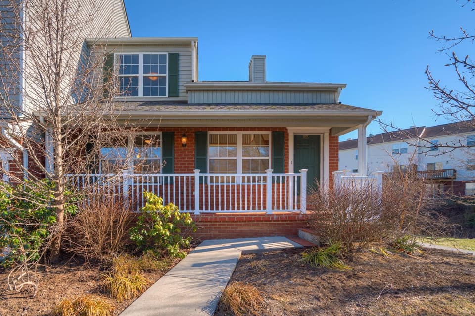 185 Blue Leaf Drive, photo 2 of 40