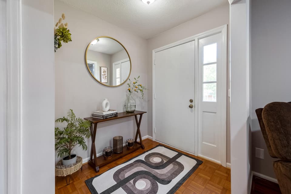 170 Briarwood Drive, photo 5 of 40