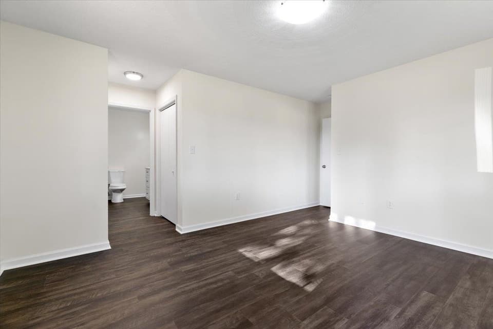 395 Cherokee Drive, photo 19 of 40