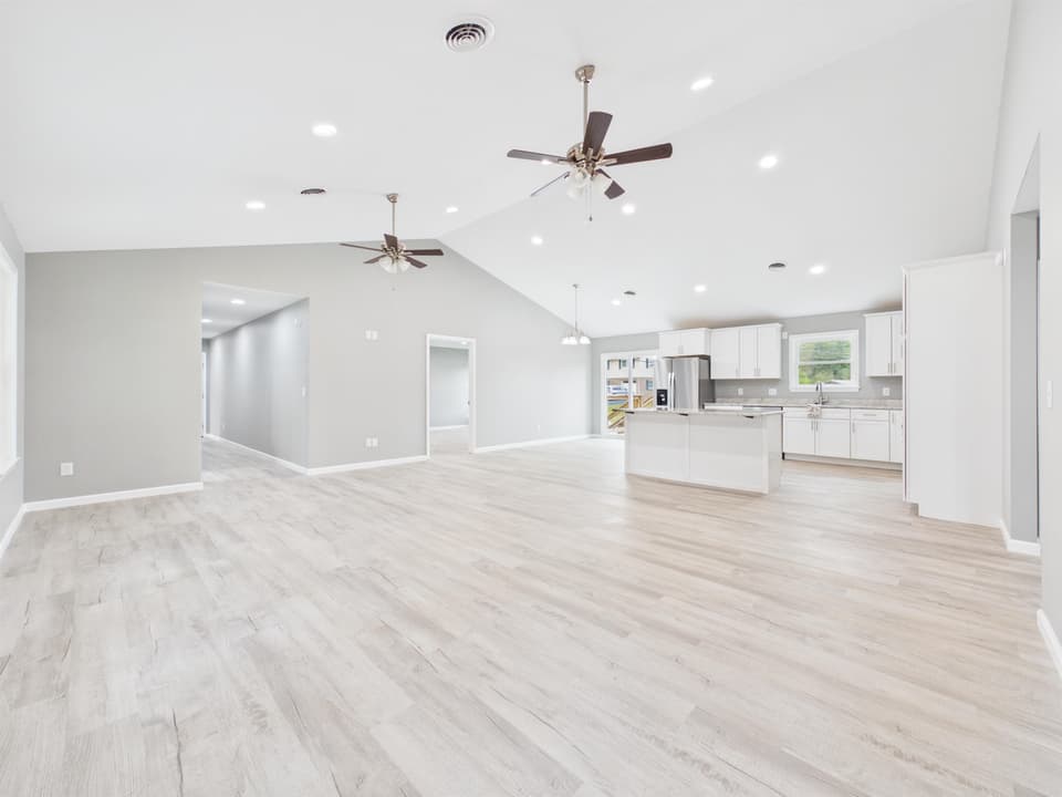 360 Church Street, photo 10 of 40