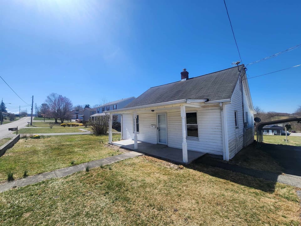 365 Clearview Drive, photo 6 of 40