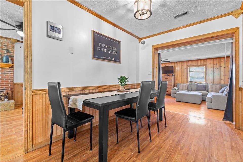 310 Overland Drive, photo 12 of 37