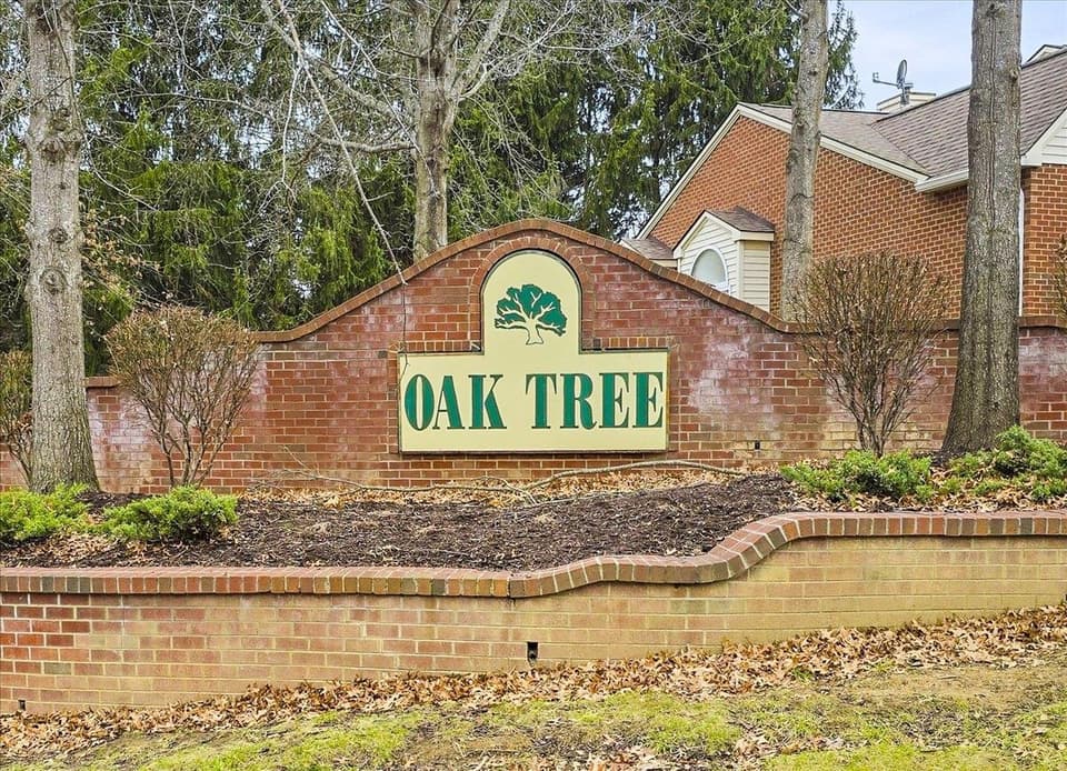 910 Oak Tree Boulevard, photo 39 of 40