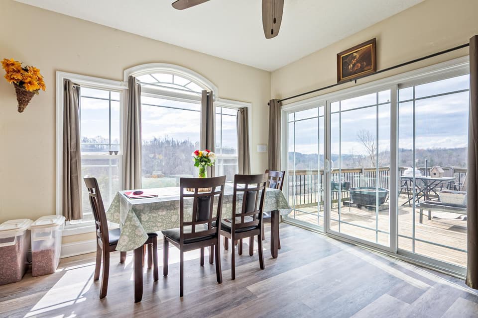 285 Easy Street, photo 12 of 40