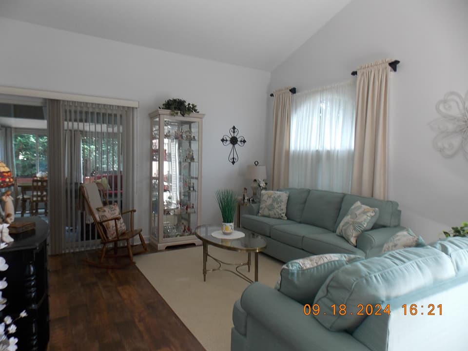 510 Kamran Drive, photo 2 of 30