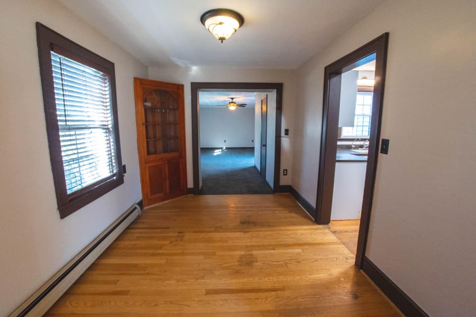411 W Main St, photo 12 of 37