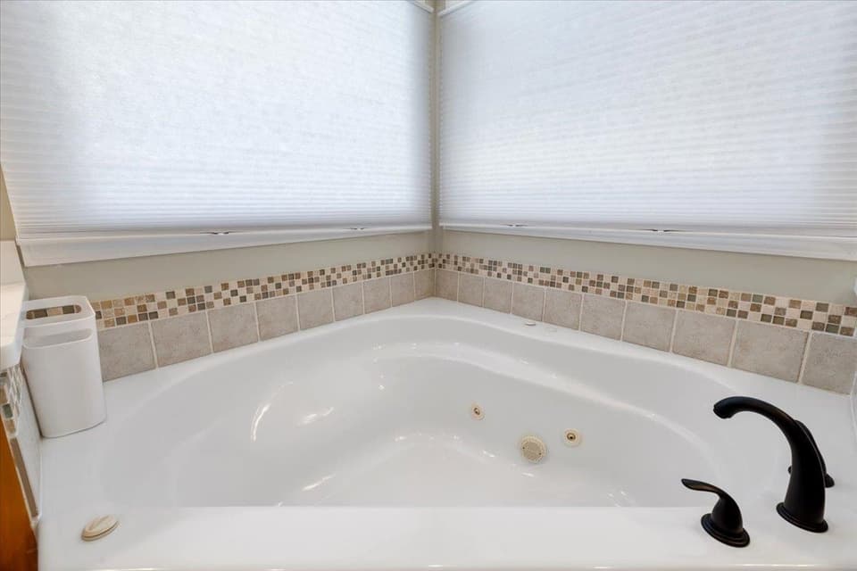 2120 Knoll Crest Drive, photo 36 of 40