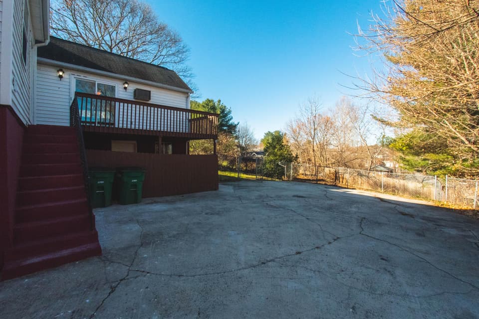 411 W Main St, photo 6 of 37