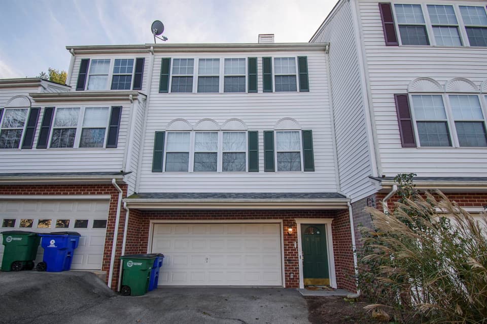 420 Silver Leaf Drive, photo 2 of 40