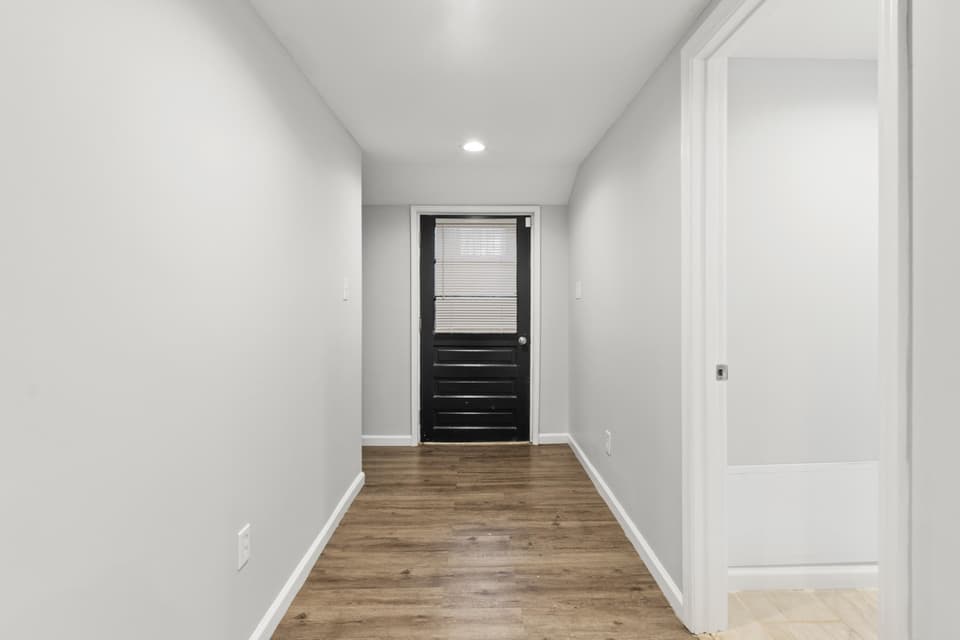 4090 Roanoke Street, photo 21 of 40