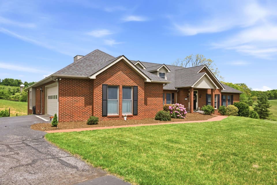 2701 Christiana Court, photo 6 of 40