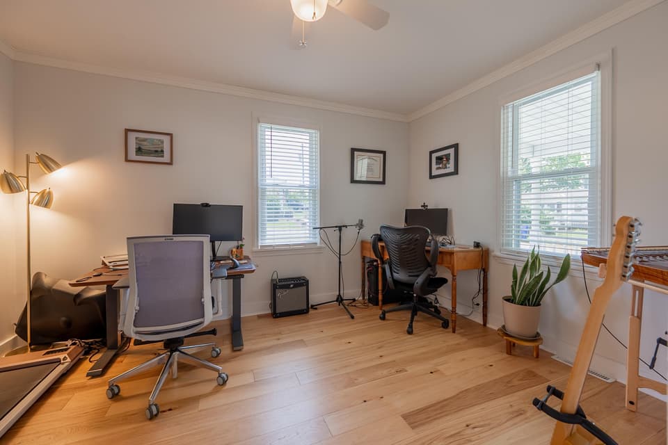 940 Forest Street, photo 15 of 40
